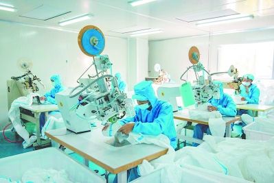 全省首家無菌型連體式醫(yī)用防護(hù)服企業(yè)投產(chǎn)